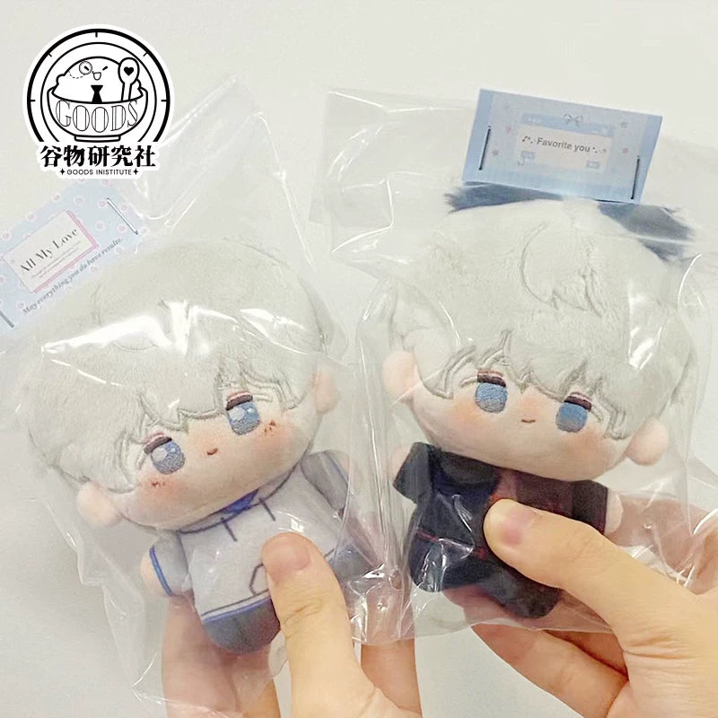 Love and Deepspace Xavier starfish plush dolls in clear packaging held in hand