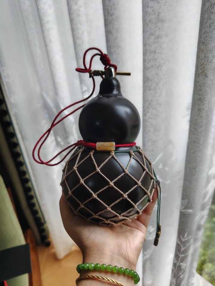 Official Black Myth: Wukong Heqi Rongrong Gourd 518 ml Insulated Bottle