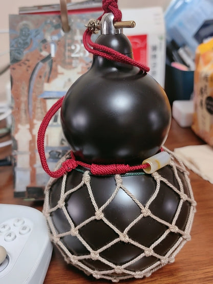 Official Black Myth: Wukong Heqi Rongrong Gourd 518 ml Insulated Bottle