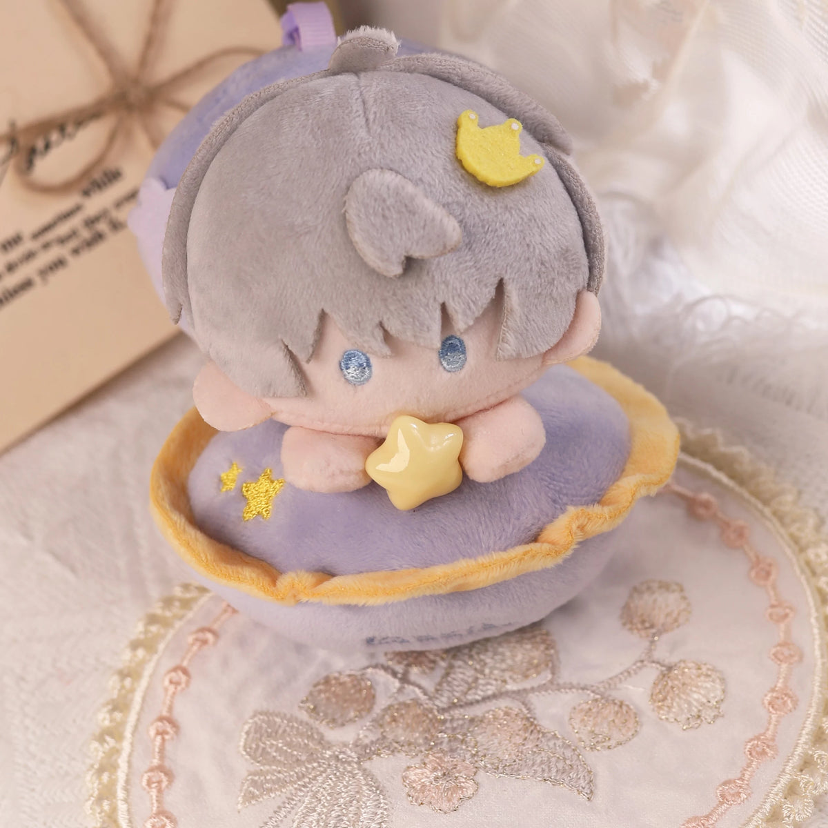 Love and Deepspace hug sandwich plush doll gray hair in yellow star bun