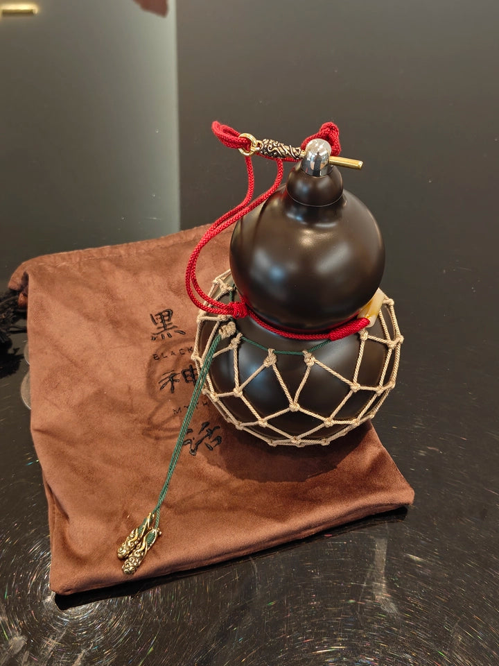 Official Black Myth: Wukong Heqi Rongrong Gourd 518 ml Insulated Bottle