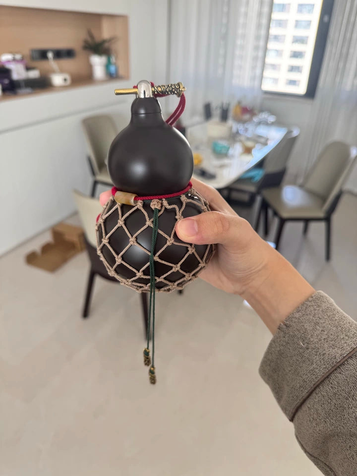 Official Black Myth: Wukong Heqi Rongrong Gourd 300 ml Insulated Bottle